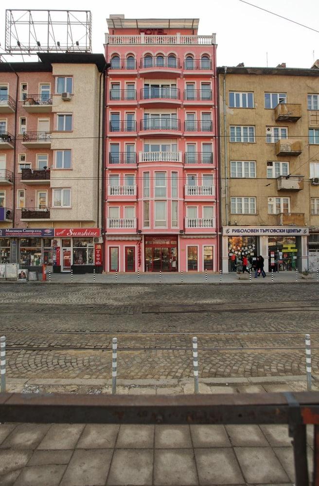 Central Plaza Hotel София Экстерьер фото