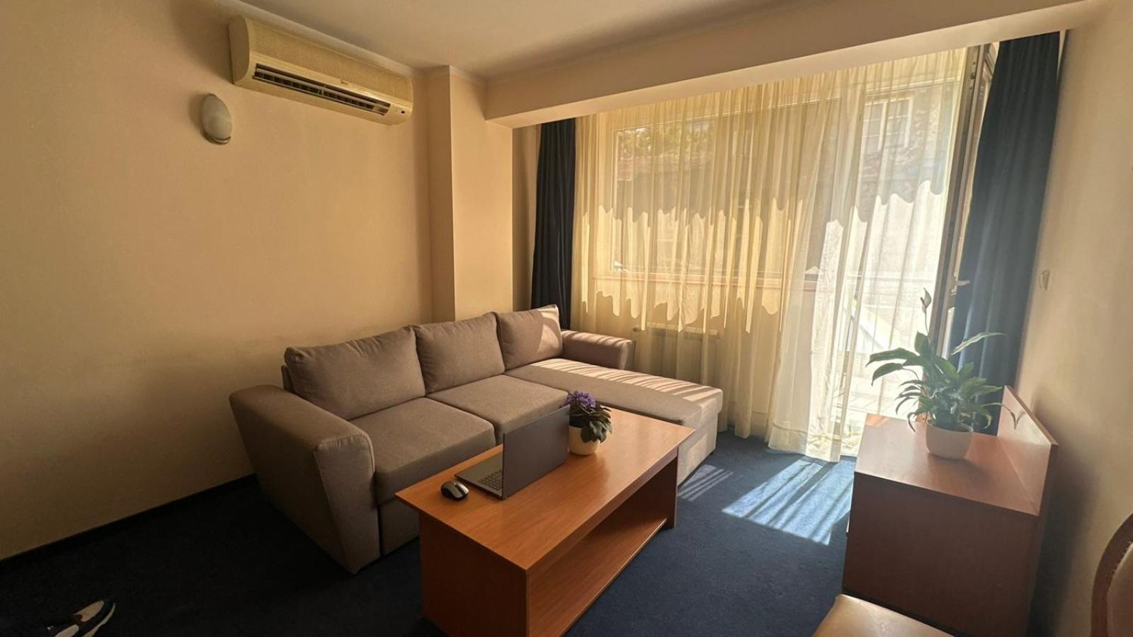Central Plaza Hotel София Экстерьер фото