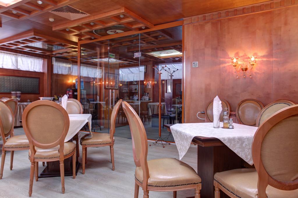 Central Plaza Hotel София Экстерьер фото